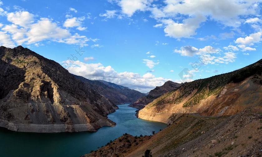 土耳其 卡拉德尼兹 CORUH谷 河 山 性质 景观 江 水