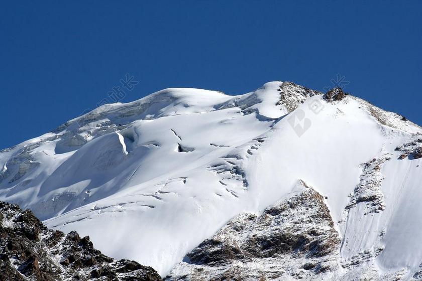 哈 天山 TRANS 伊犁阿拉套山脉 山 冰川 雪