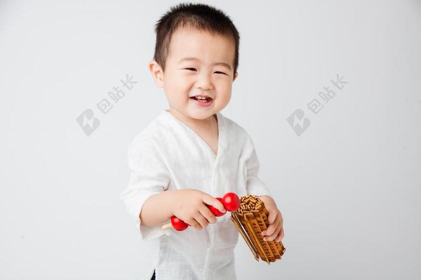 笑脸小孩 小男孩 白衣小孩