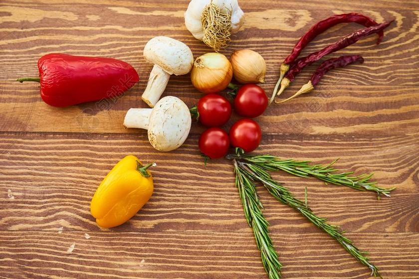 蔬菜 辣椒 蘑菇 番茄 大蒜 洋葱 绿色 黄色 红色 营养