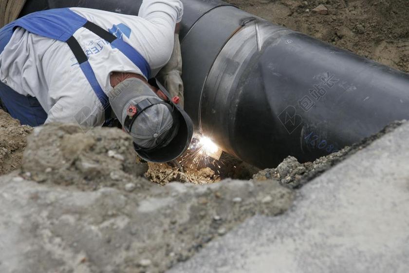 电台 焊接 工人