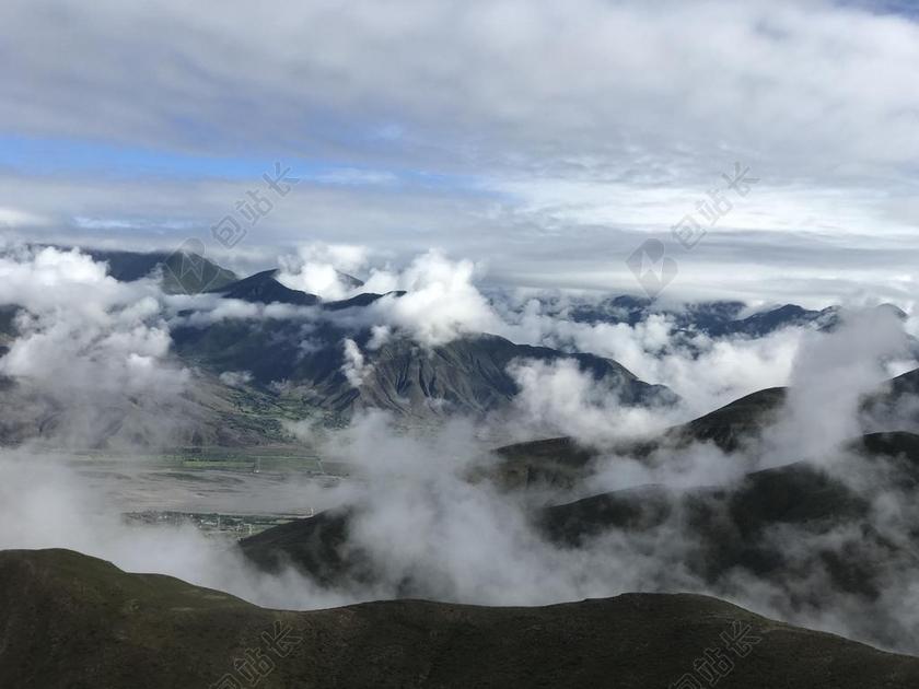 唯美风景云层水墨画背景图片