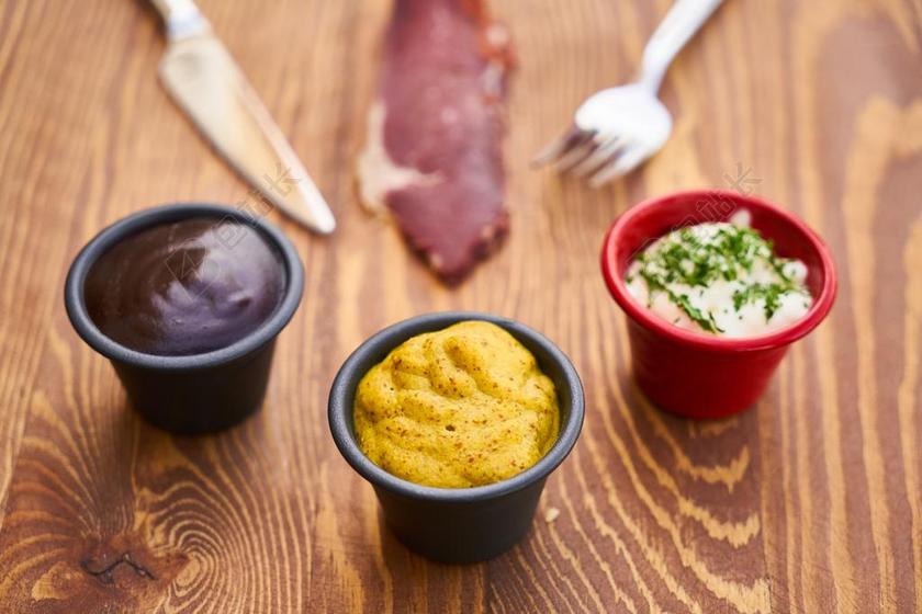 酱汁 芥末 蘑菇 叉子 刀 蛋黄酱 番茄酱 食品 宏 厨房