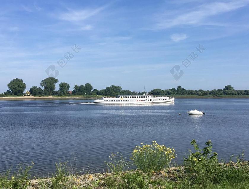 OCEANA 涨潮 UNTERWESER 河 德国北部 河道景观