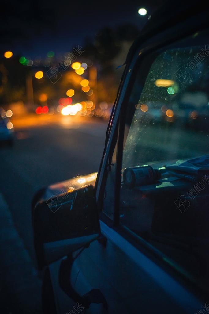 摄影清新模糊的汽车夜景背景图片