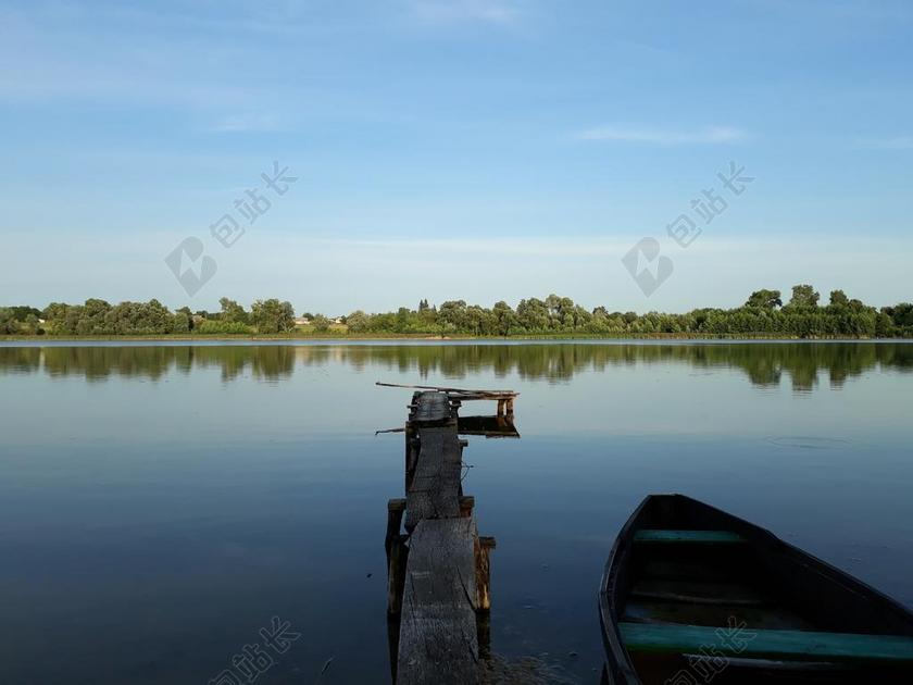 性质 湖 水 桥 傣族 小船