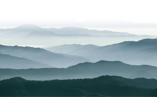 手绘山峰水彩素材