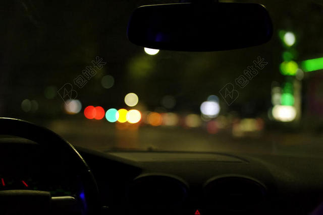 模糊的散景汽车城市夜晚道路运输背景图片