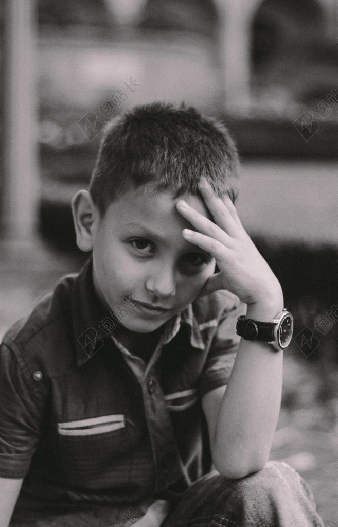 黑色小男生男模特广告摄影特写背景图片