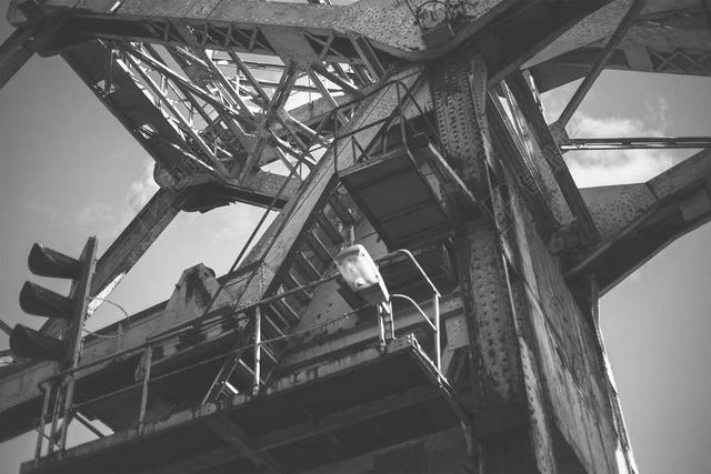 建筑复古高架桥建筑结构背景图片