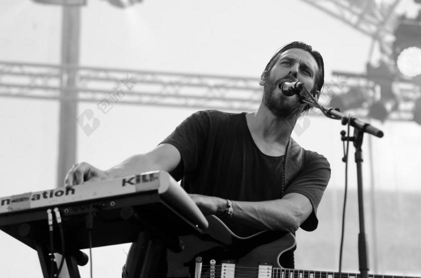 广告复古演唱会男歌手背景图片