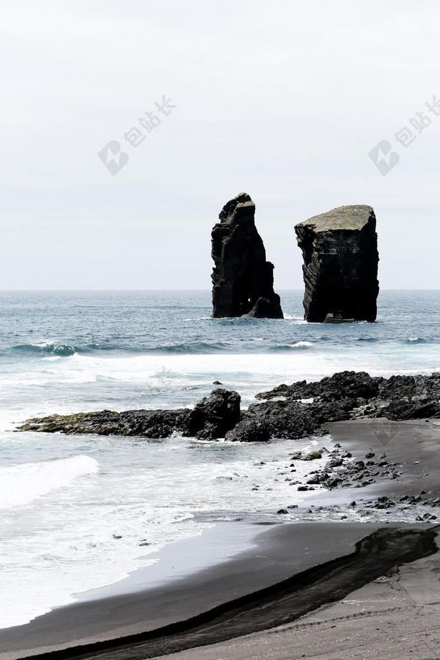 旅游自然海滩海水冲击海滩背景图片