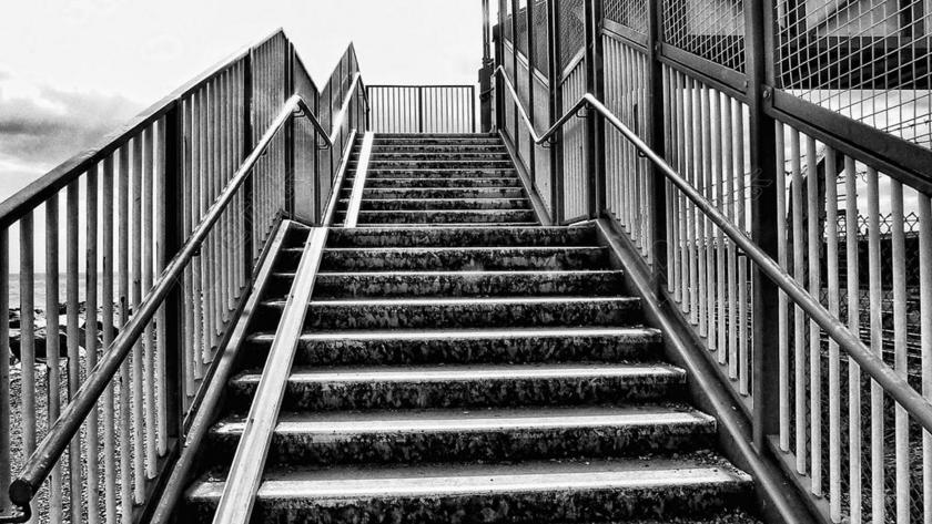 灰色摄影简单唯美楼梯宣传背景图片