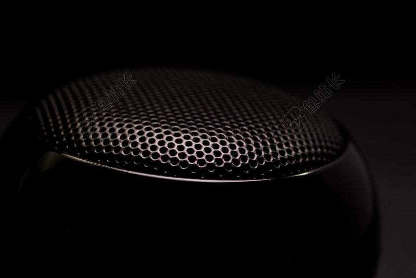 黑色 - 黑暗的 - 演讲者