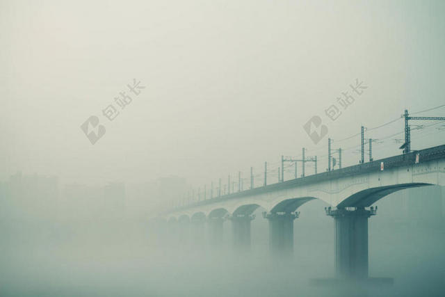 灰色建筑唯美大桥宣传背景图片