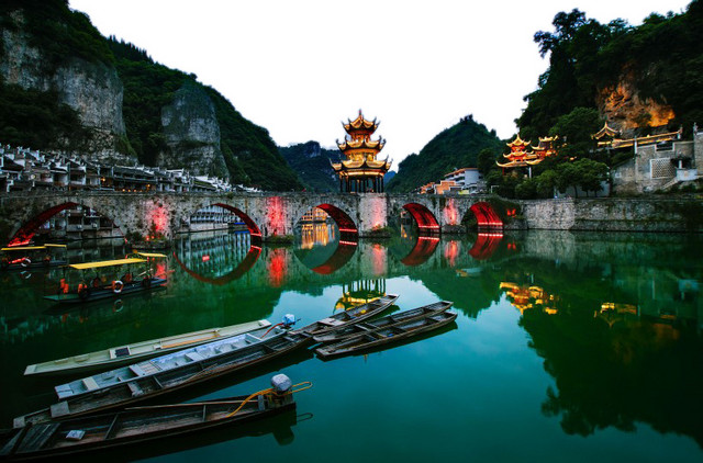 贵州祝圣桥夜景海报素材