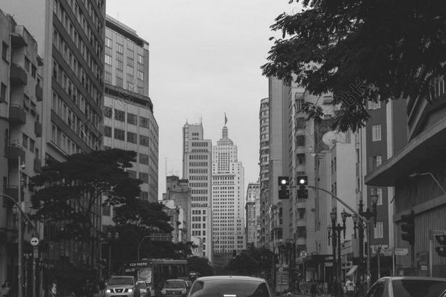 时尚城市街头黑白照片背景图片