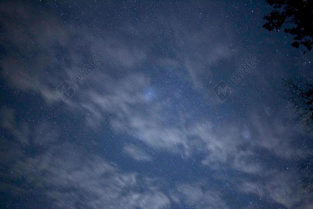 夜晚星空云海自然景观背景图片