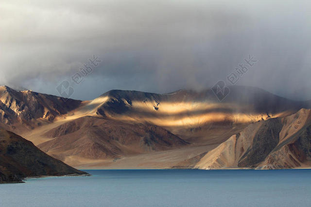 自然景观地貌山水风景荒凉背景图片