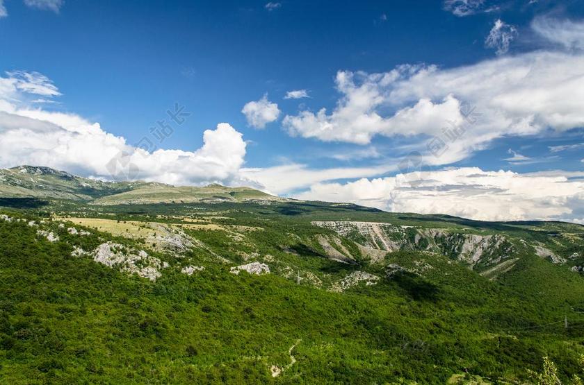 旅游自然草原上的风景景观背景图片