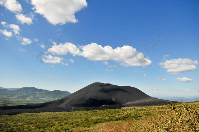 户外自然景观蓝天云朵山地旅游度假背景图片