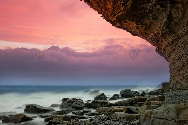 海滩 - 悬崖 - 云 - 海岸 - 海岸线 - 大海 - 沙滩 - 天空