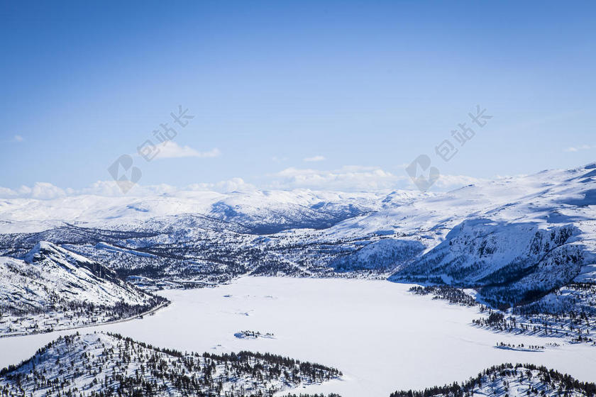 蓝色冬天寒冷自然景观山地背景图片