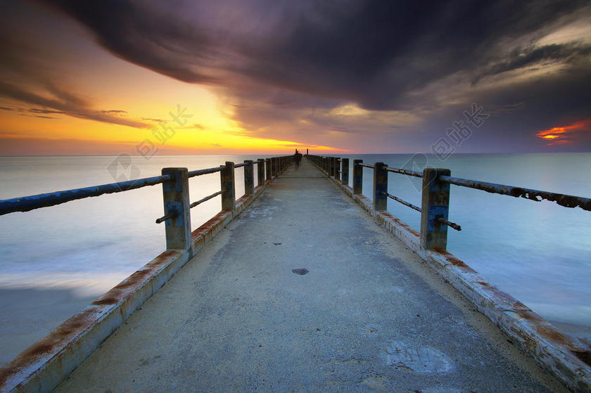 海滩 - 云 - 多云的 - 海岸 - 黎明 - 日落 - 光 - 风景 - 大海 - 沙滩