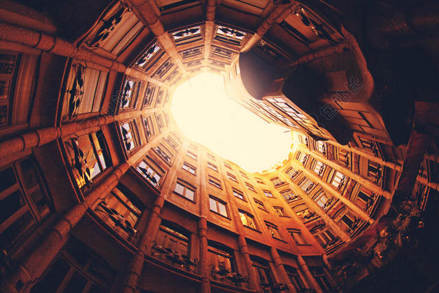 黄色建筑纹理环形建筑天花背景图片
