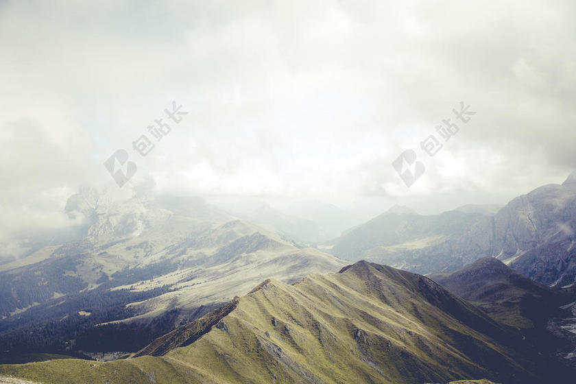 浅色自然景观山脉地貌旅游背景图片