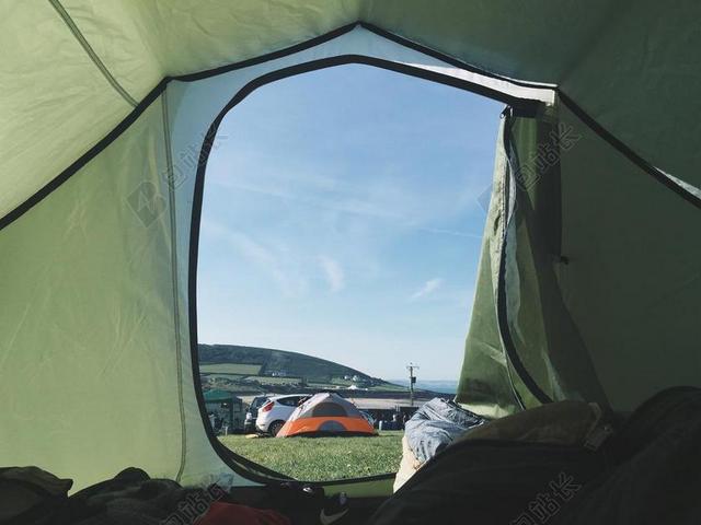 营地露营汽车风景山天空帐篷背景图片