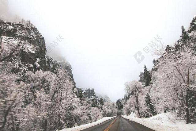 唯美沥青公路景色背景图片