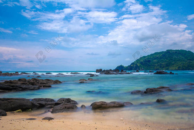 海湾 - 海滩 - 蓝色 - 水域 - 海岸 - 风景 - 山 - 夏天 - 大海 - 沙滩