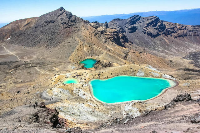 户外岩石地貌水泊自然景观背景图片