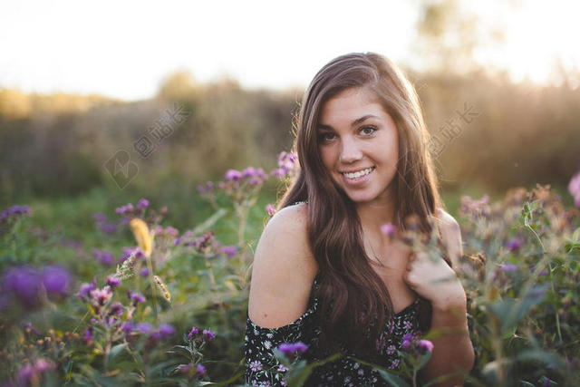 户外自然景观植物花艺摄影模特女背景图片