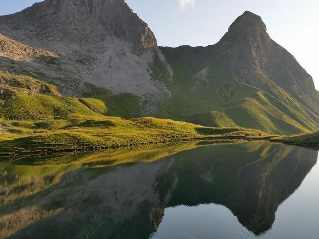 自然景观岩石地貌山水倒影背景图片