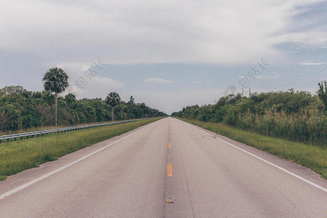 沥青 - 草 - 公路 - 地平线 - 景观 - 道路 - 风景 - 夏天 - 天空