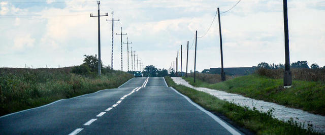 清新公路景色背景图片