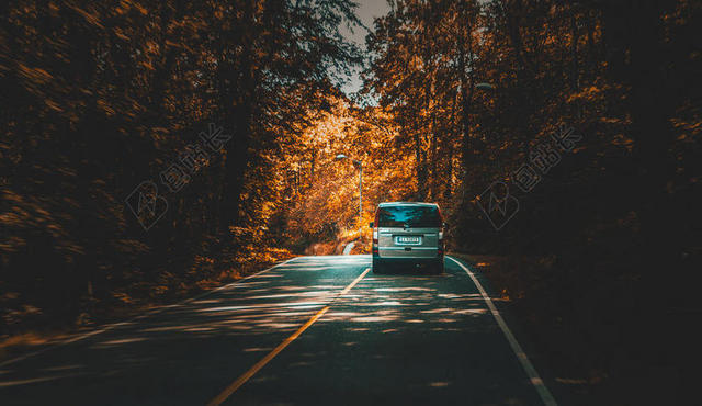 沥青 - 汽车 - 汽车 - 日光 - 开车 - 日落 - 光 - 道路 - 汽车