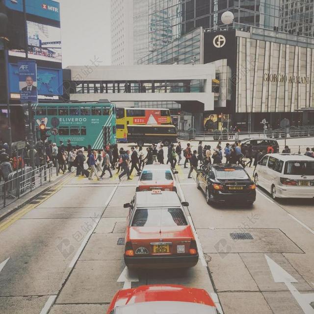灰色城市繁忙繁忙的大都市背景图片