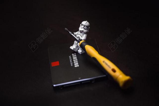 黑色现代科技产物锤子三星工具背景图片