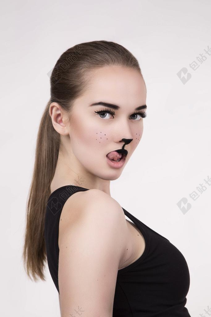 性感女孩化豹妆背景图片