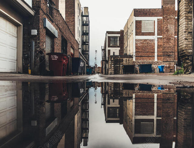 胡同 - 建筑 - 反射 - 街道 - 水