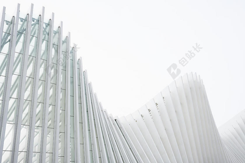 白色建筑简约玻璃曲线城市背景图片