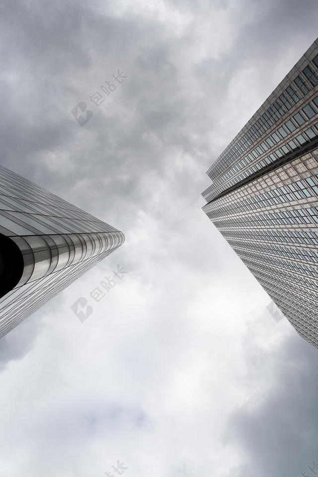 灰色城市建筑现代城市商务大厦背景图片