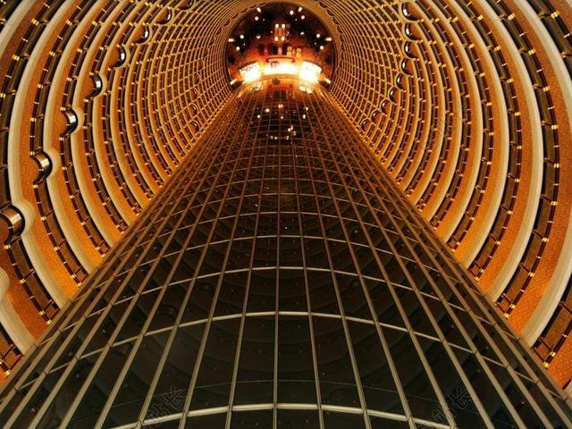 金色建筑华丽隧道宣传背景图片