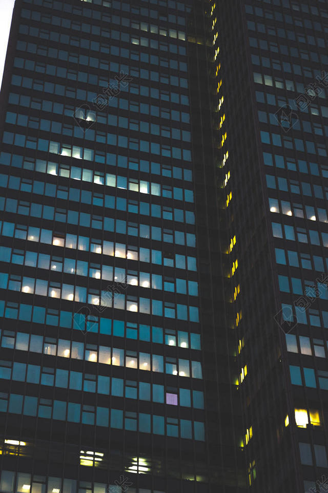 建筑的 - 设计 - 建筑学 - 建筑 - 商业 - 商务 - 办公室 - 建筑物 - 城市 - 夜晚