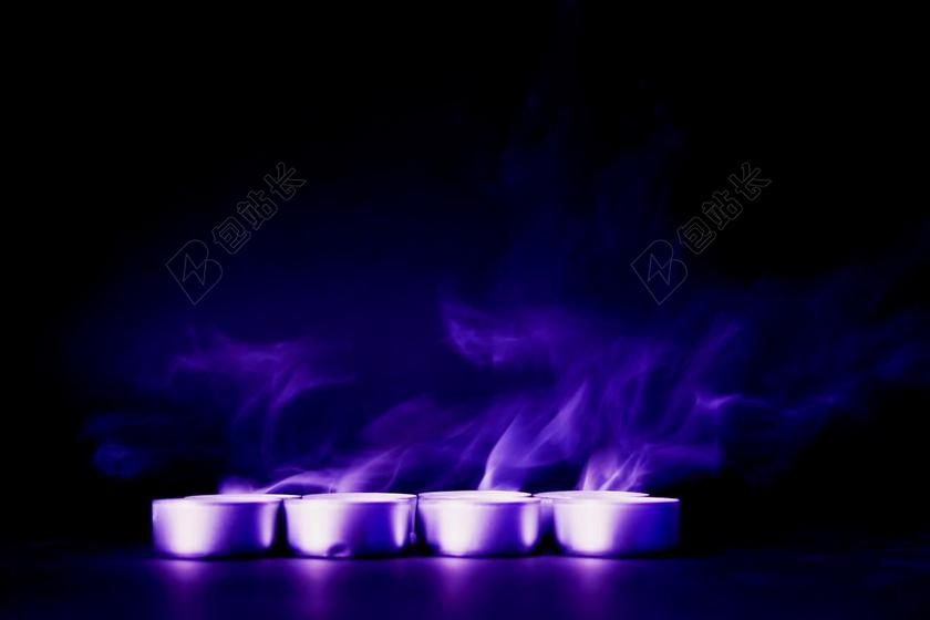 艺术时尚紫白色烟雾背景图片