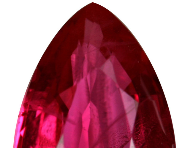 水滴形血红色钻石宝石设计素材