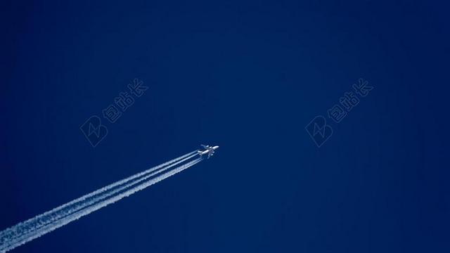 摄影天空喷气飞机经过的痕迹背景图片